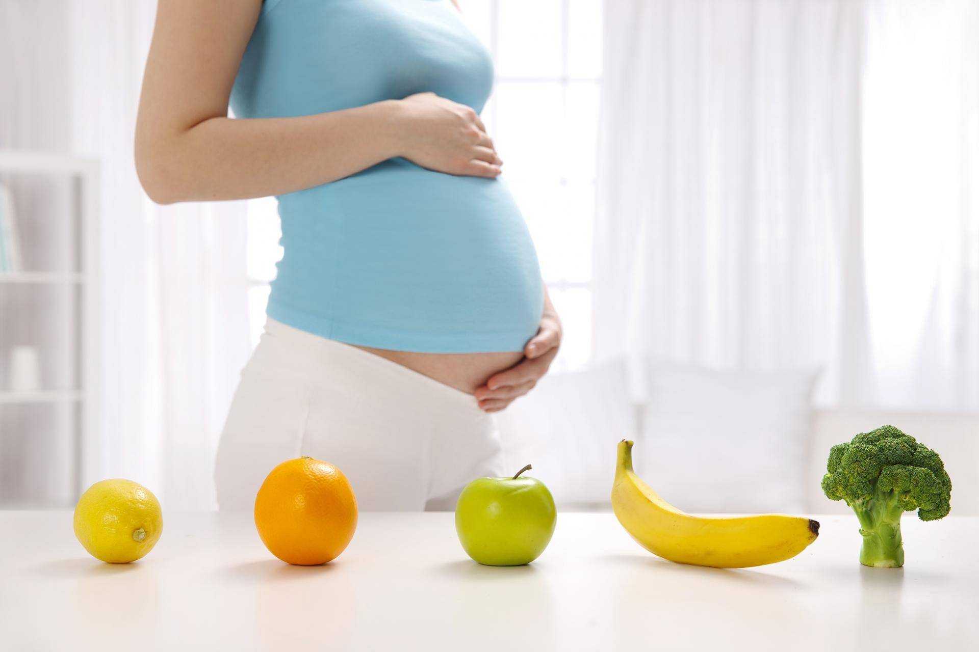 Беременная женщина и витамины